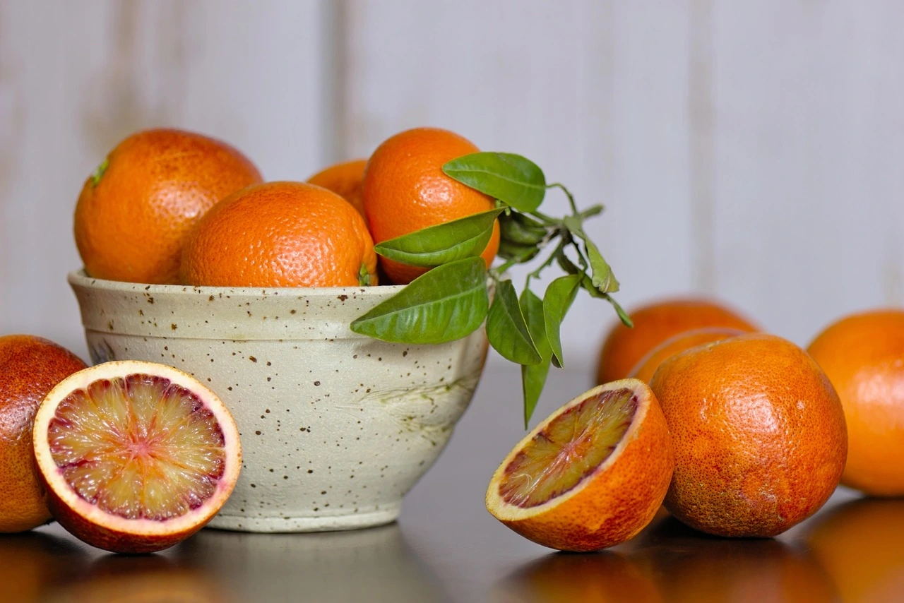 🌱 Guía de Salud Integral: Consejos Prácticos para una Vida más Sana 2 blood oranges 7033738 1280